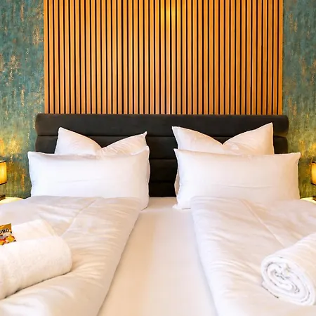 Aparthotel Deluxe & Citycenter 4*