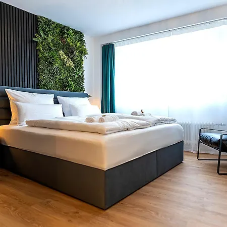 Aparthotel Deluxe & Citycenter 4*