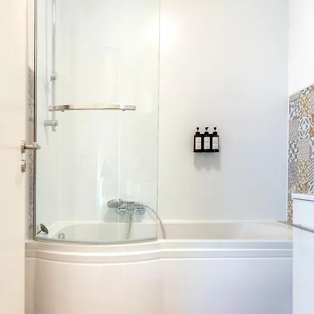 Aparthotel Deluxe & Citycenter 4*