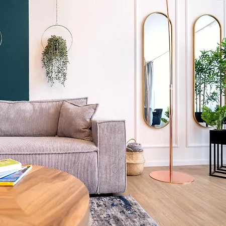 Aparthotel Deluxe & Citycenter 4*